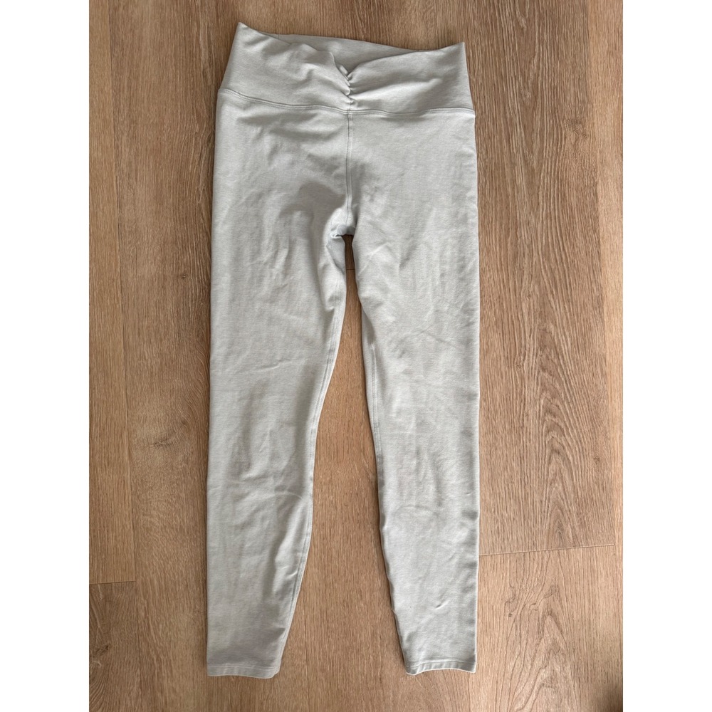 Vuori Clean Elevation Ruched Legging Sky Grey Heather Size M Excellent Condition